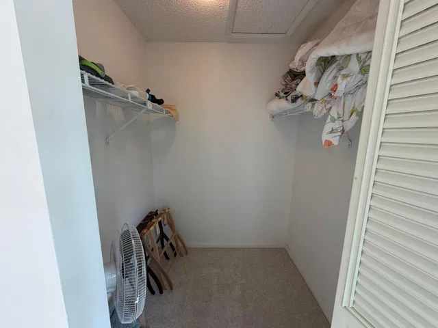 Unit C-2 photo 31