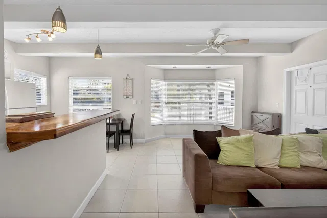 Singer Island Residence photo 12