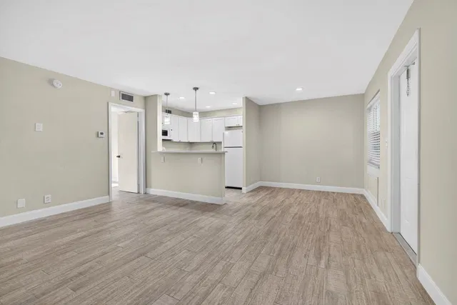 Singer Island Residence photo 16