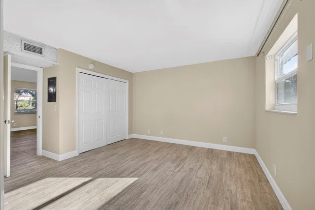 Singer Island Residence photo 17