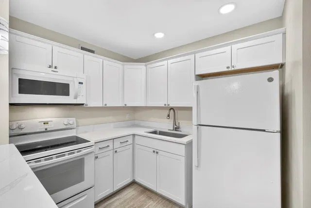 Singer Island Residence photo 18