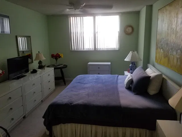 Unit 114 photo 10