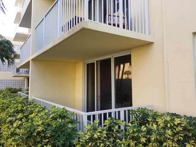 Unit 114 photo 16