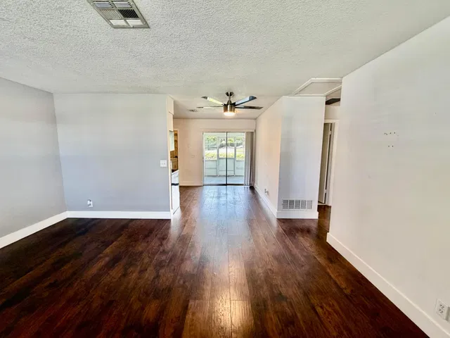 Residence photo 4