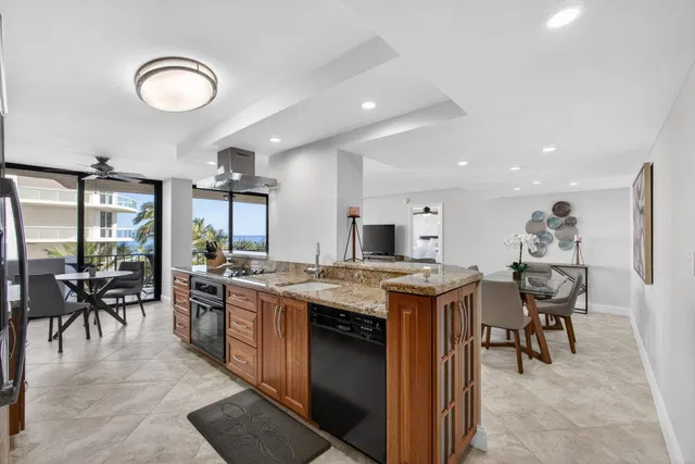 Singer Island Unit 1-406 photo 2