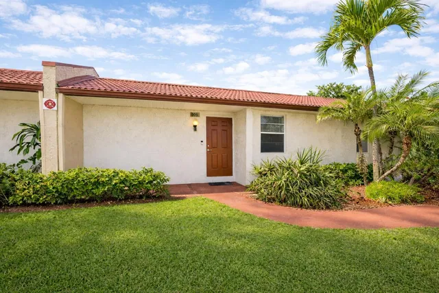 Residence photo 2