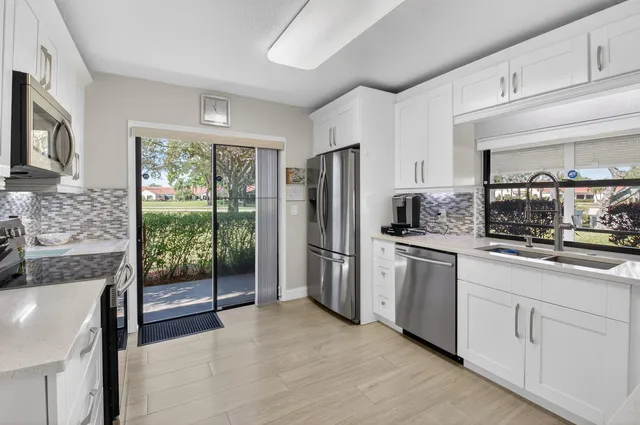 Residence photo 9
