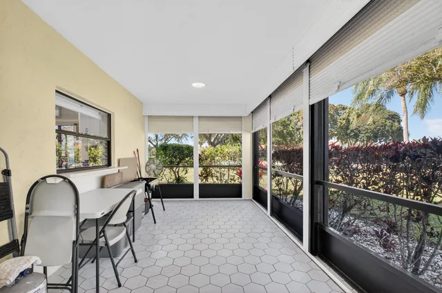 Residence photo 24