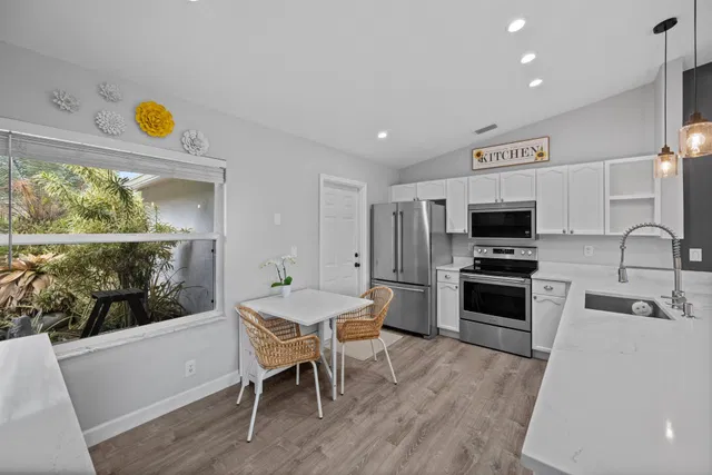  Residence photo 18