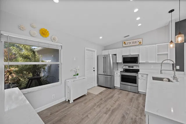  Residence photo 19