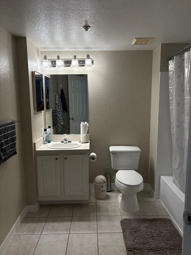 Unit 204 photo 9
