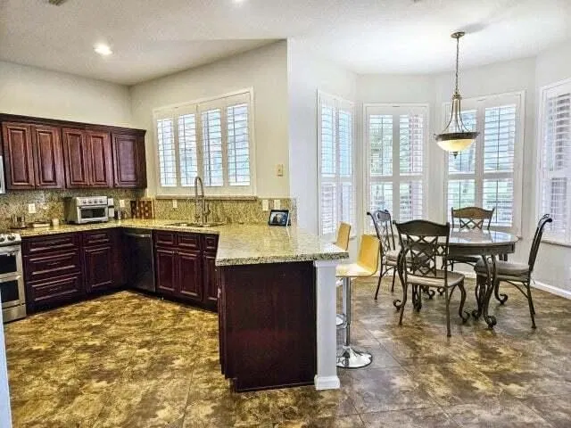 Residence photo 3