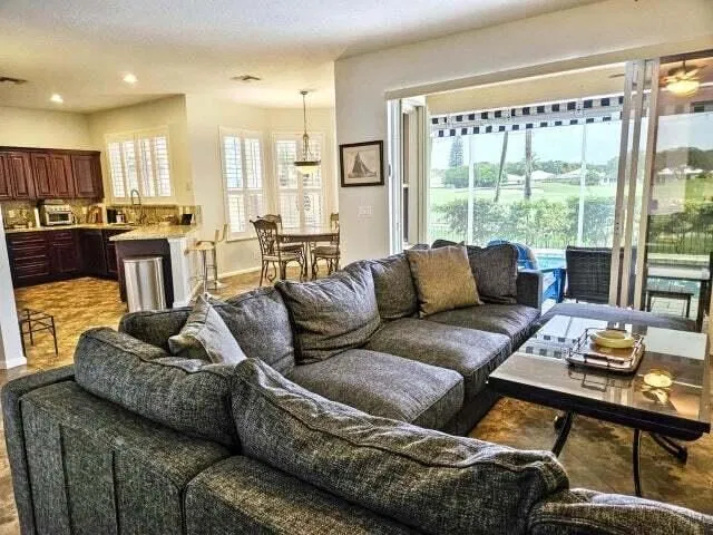 Residence photo 4
