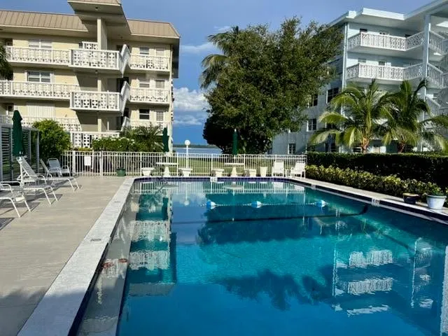 Unit 308 photo 5