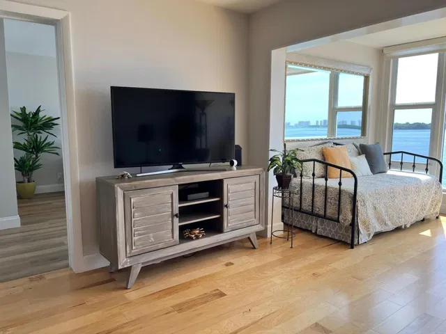 Unit 308 photo 12