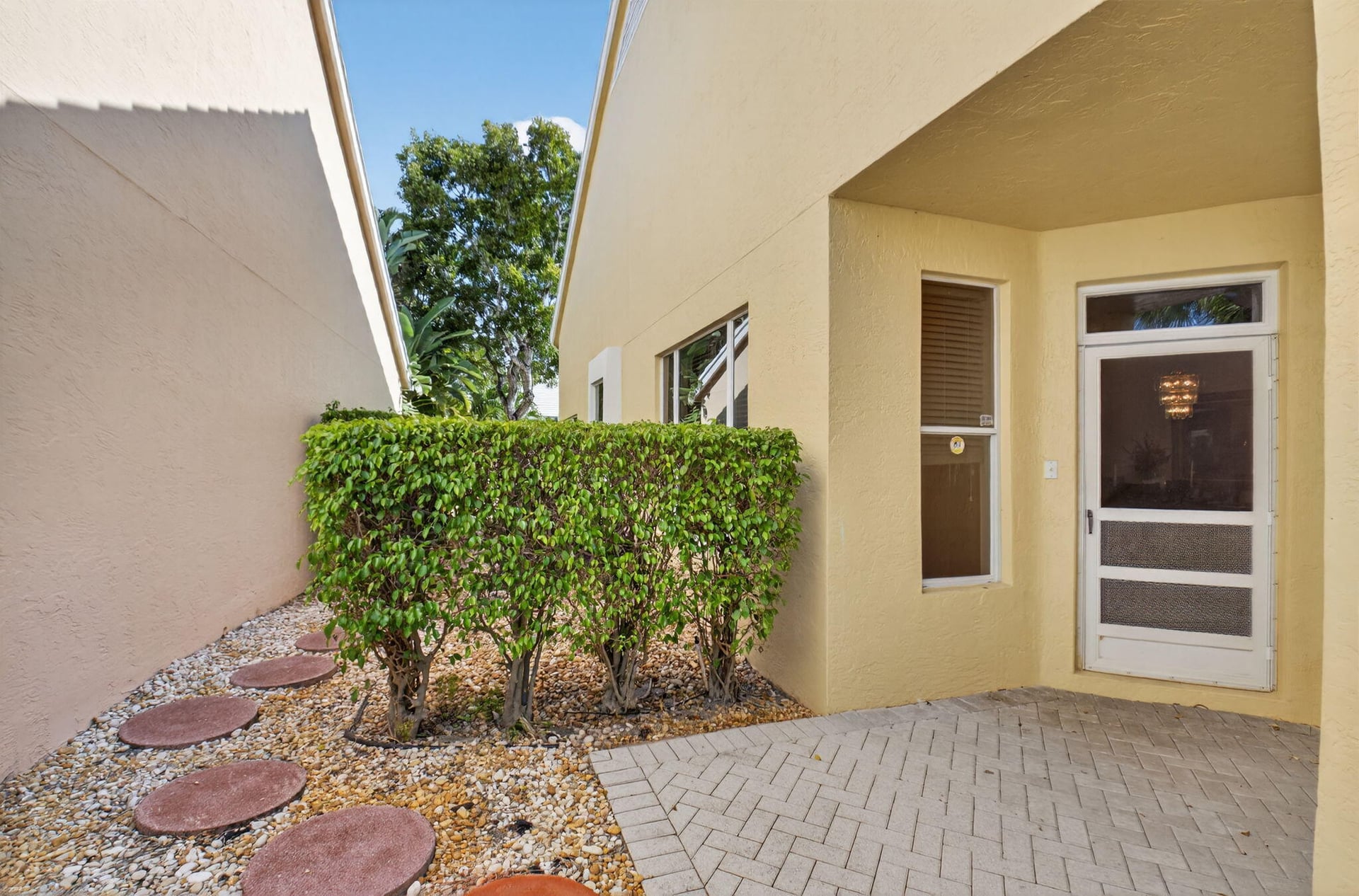  Residence photo 5