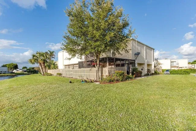 Residence photo 2