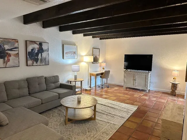 Residence photo 6