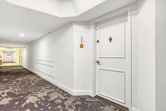 Unit 508 photo 20