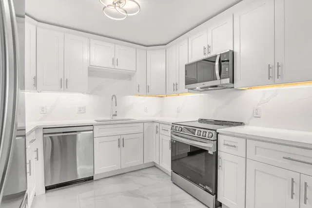 Unit 508 photo 31