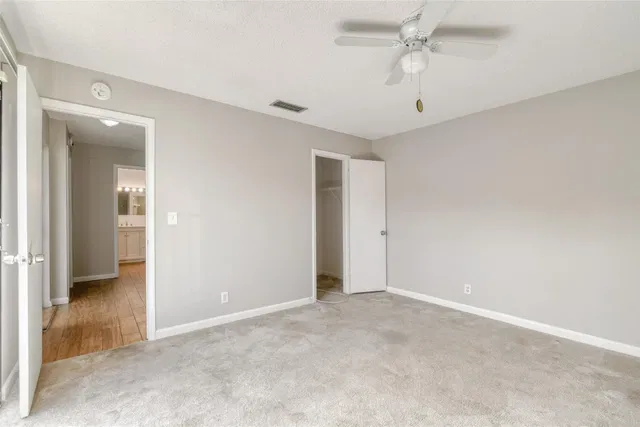 Unit B photo 28