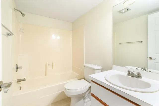 Unit C-5 photo 16
