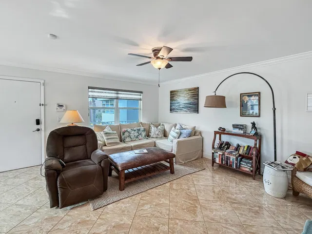 Residence photo 3
