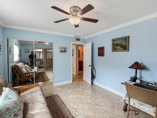 Residence photo 9