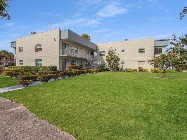 Residence photo 12