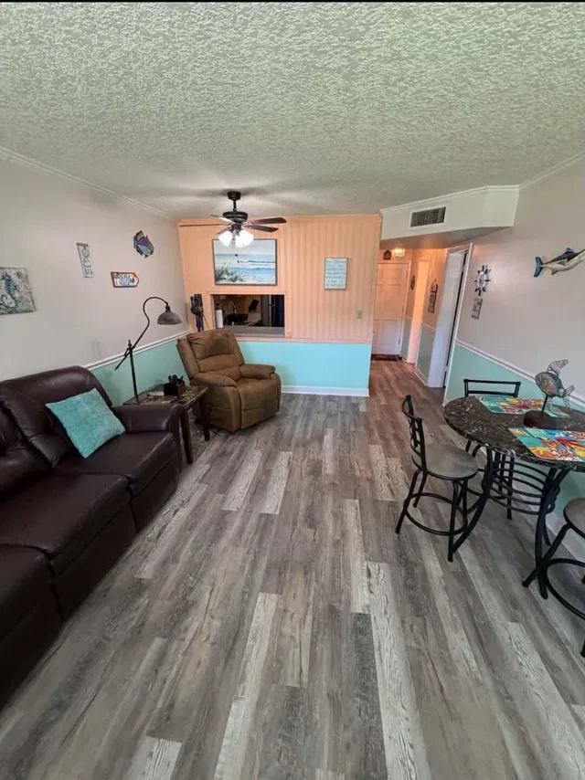 Unit 107 photo 5