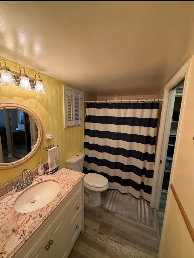 Unit 107 photo 11