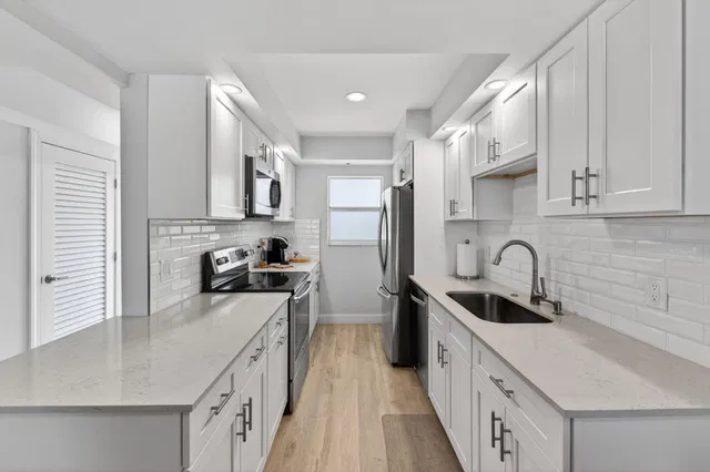Sea Gate Palm Beach Unit 302 photo 9