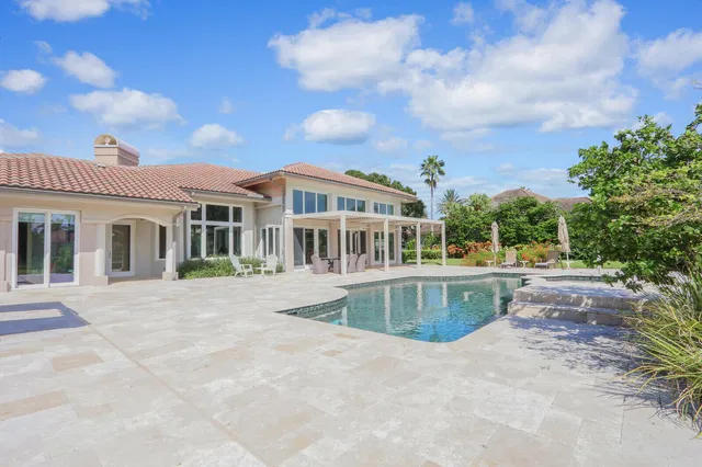 Frenchman's Creek Residence photo 9