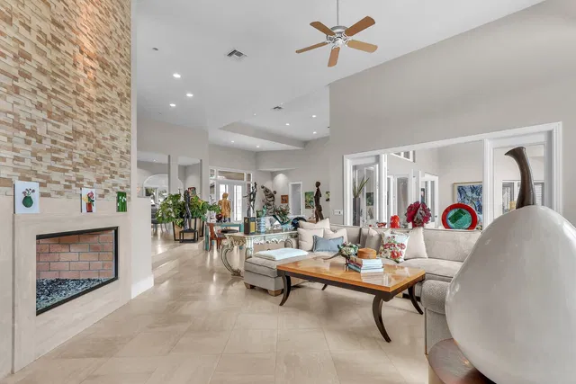 Frenchman's Creek Residence photo 24