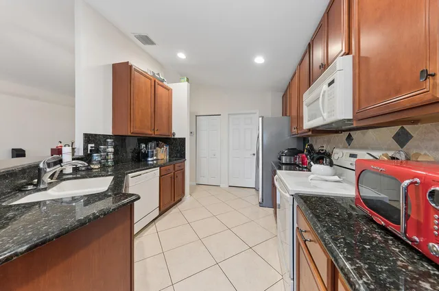Residence photo 5
