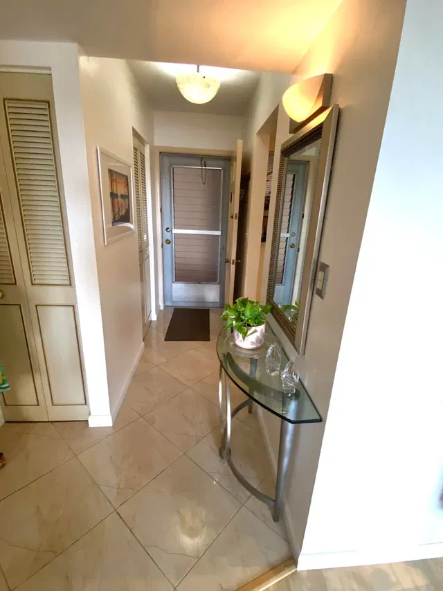 Unit 204 photo 5