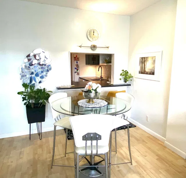 Unit 204 photo 8