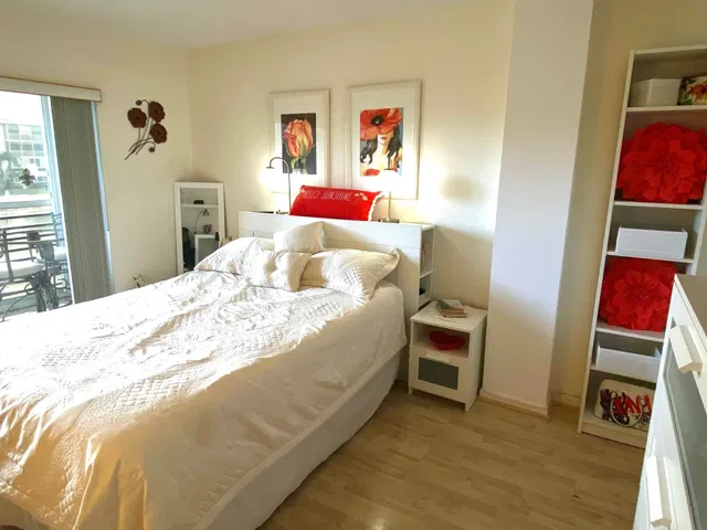Unit 204 photo 10