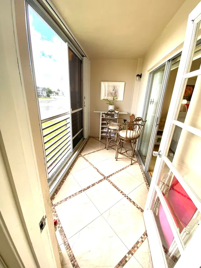 Unit 204 photo 11