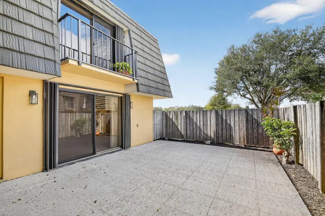  Residence photo 5
