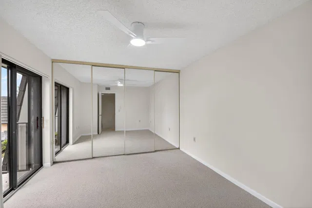 Residence photo 32