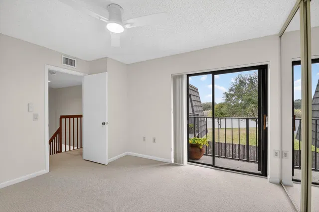  Residence photo 34