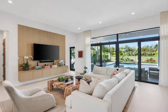 Boca Bridges Residence photo 12