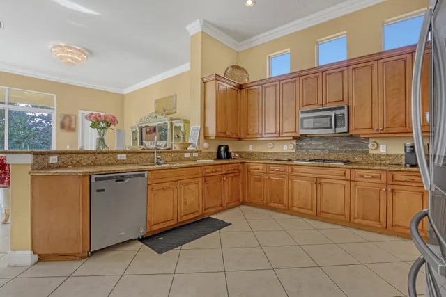  Residence photo 24