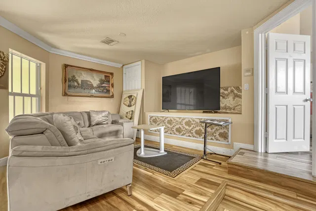  Residence photo 47