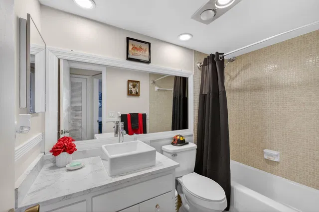 Unit 505 photo 20