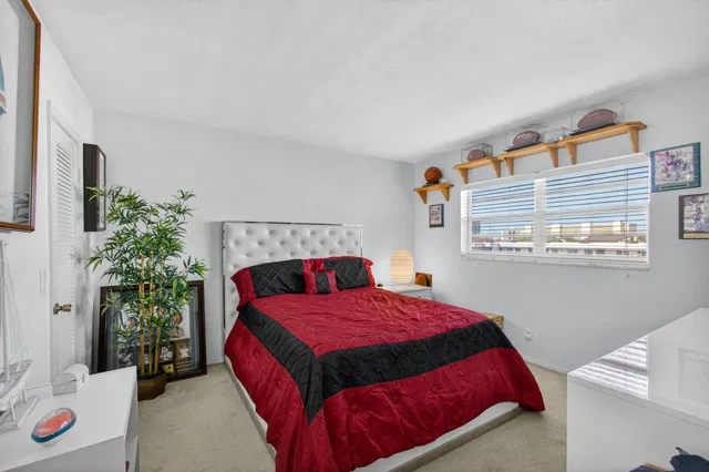 Unit 505 photo 21
