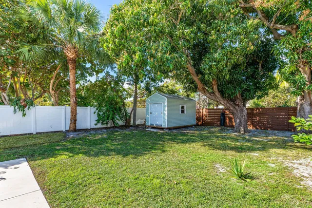 Residence photo 36