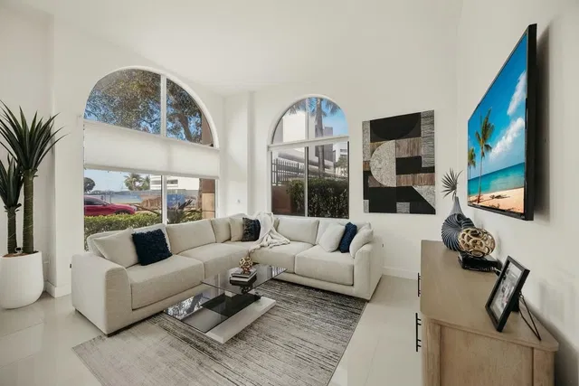 The Montecito Unit 101 photo 2