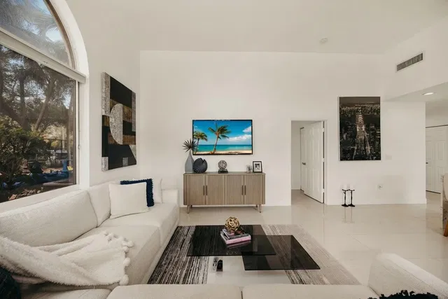 The Montecito Unit 101 photo 3